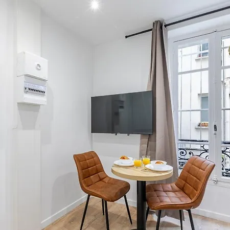 Nid Douillet Pour Deux Coeur Du 19e Arrondissement Apartament Paryż