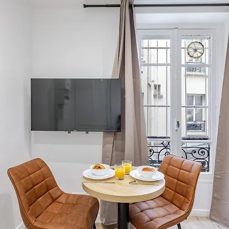 Appartement Nid Douillet Pour Deux Cœur Du 19e Arrondissement
