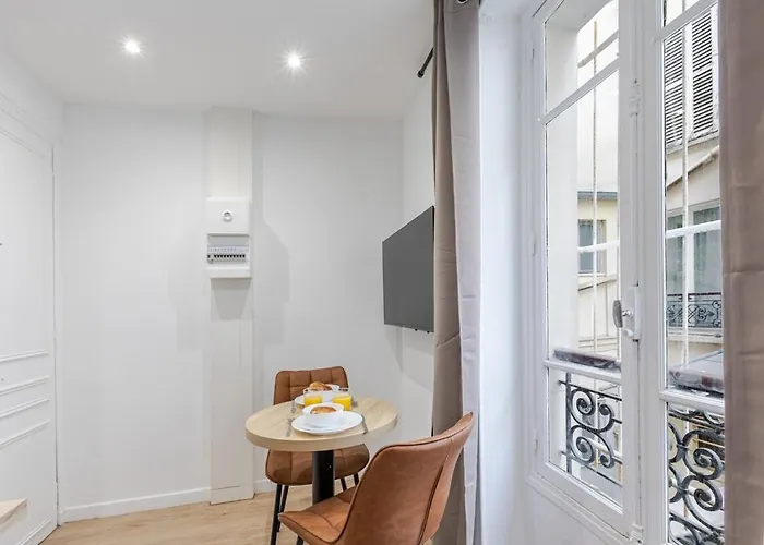 Nid Douillet Pour Deux Coeur Du 19e Arrondissement