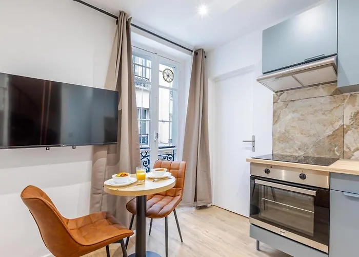 Nid Douillet Pour Deux Coeur Du 19e Arrondissement *